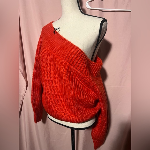 🆕 HM off shoulders sweater size medium - Picture 4 of 10